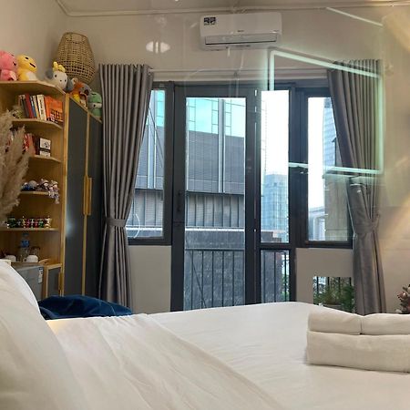 6Even Hotel - Have A Staycation In The Cafe Apartments Building ホーチミン市 エクステリア 写真