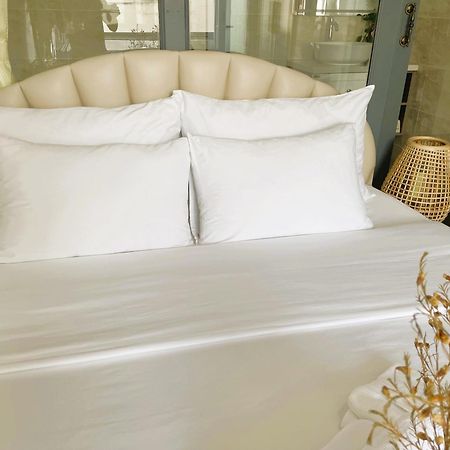 6Even Hotel - Have A Staycation In The Cafe Apartments Building ホーチミン市 エクステリア 写真
