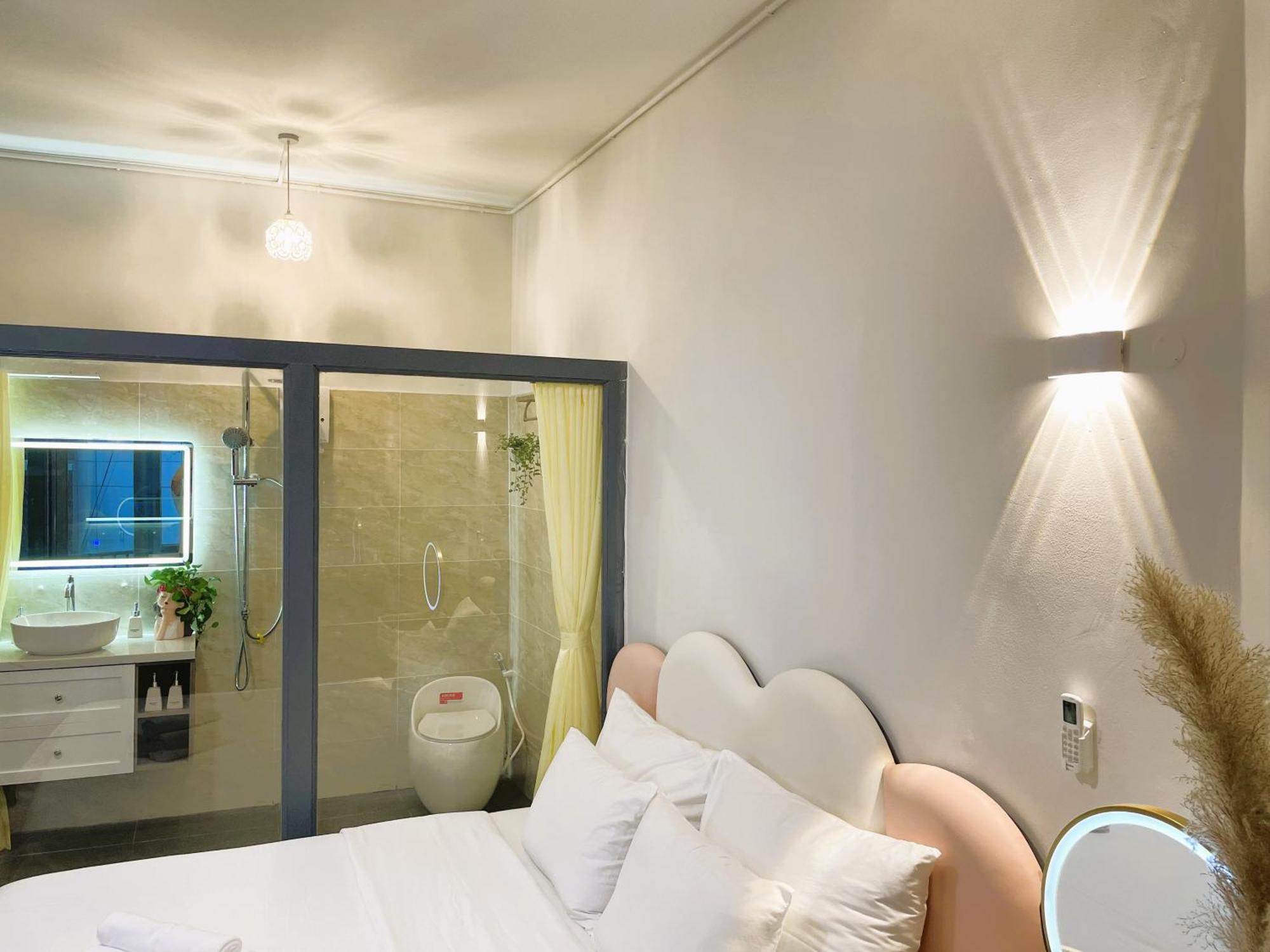 6Even Hotel - Have A Staycation In The Cafe Apartments Building ホーチミン市 エクステリア 写真
