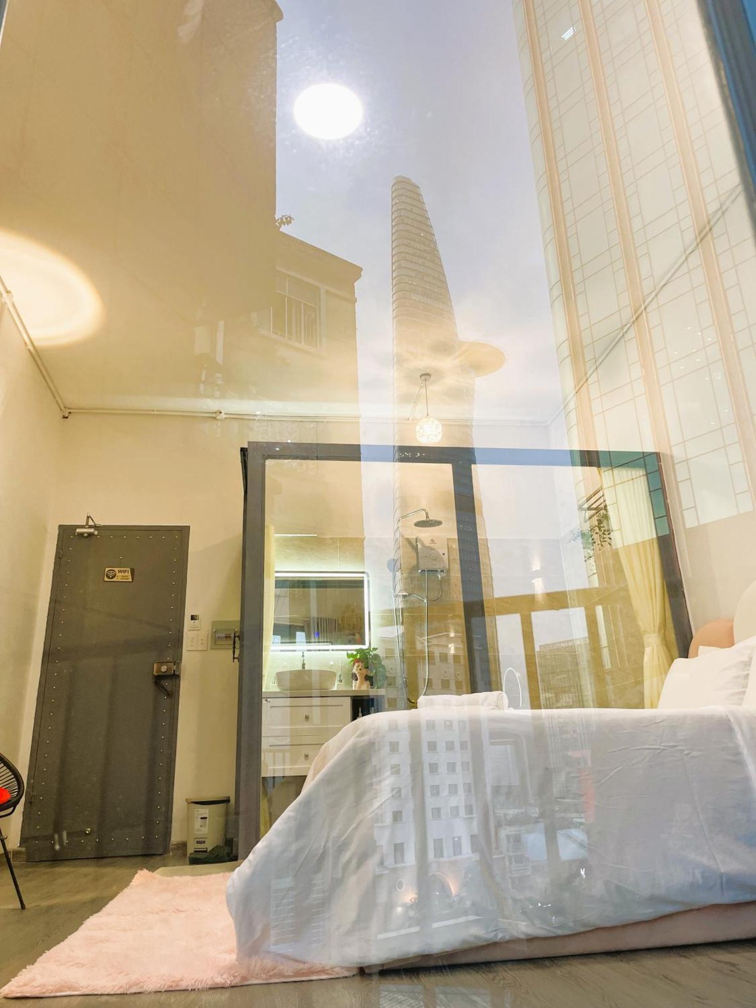 6Even Hotel - Have A Staycation In The Cafe Apartments Building ホーチミン市 エクステリア 写真