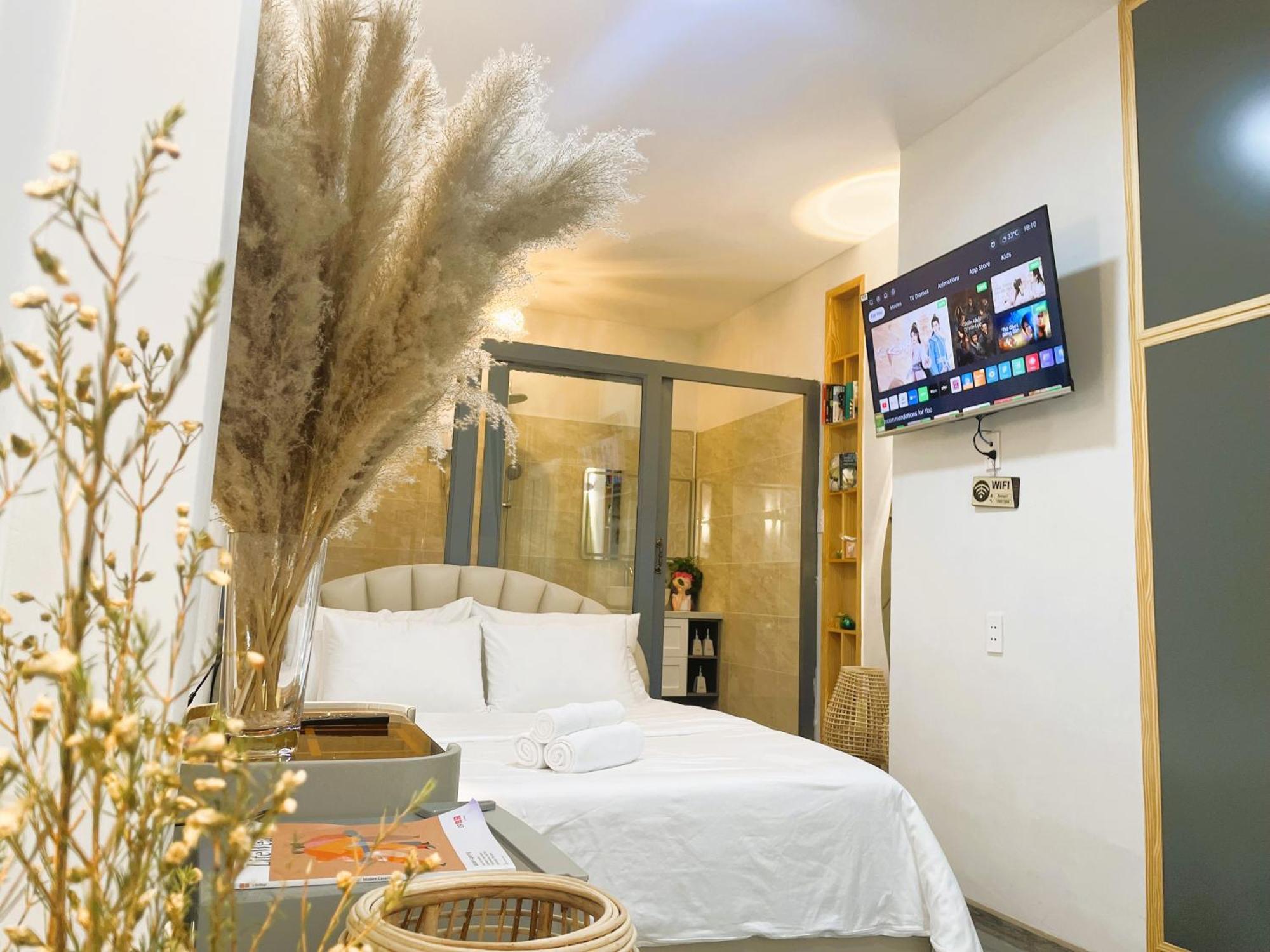 6Even Hotel - Have A Staycation In The Cafe Apartments Building ホーチミン市 エクステリア 写真