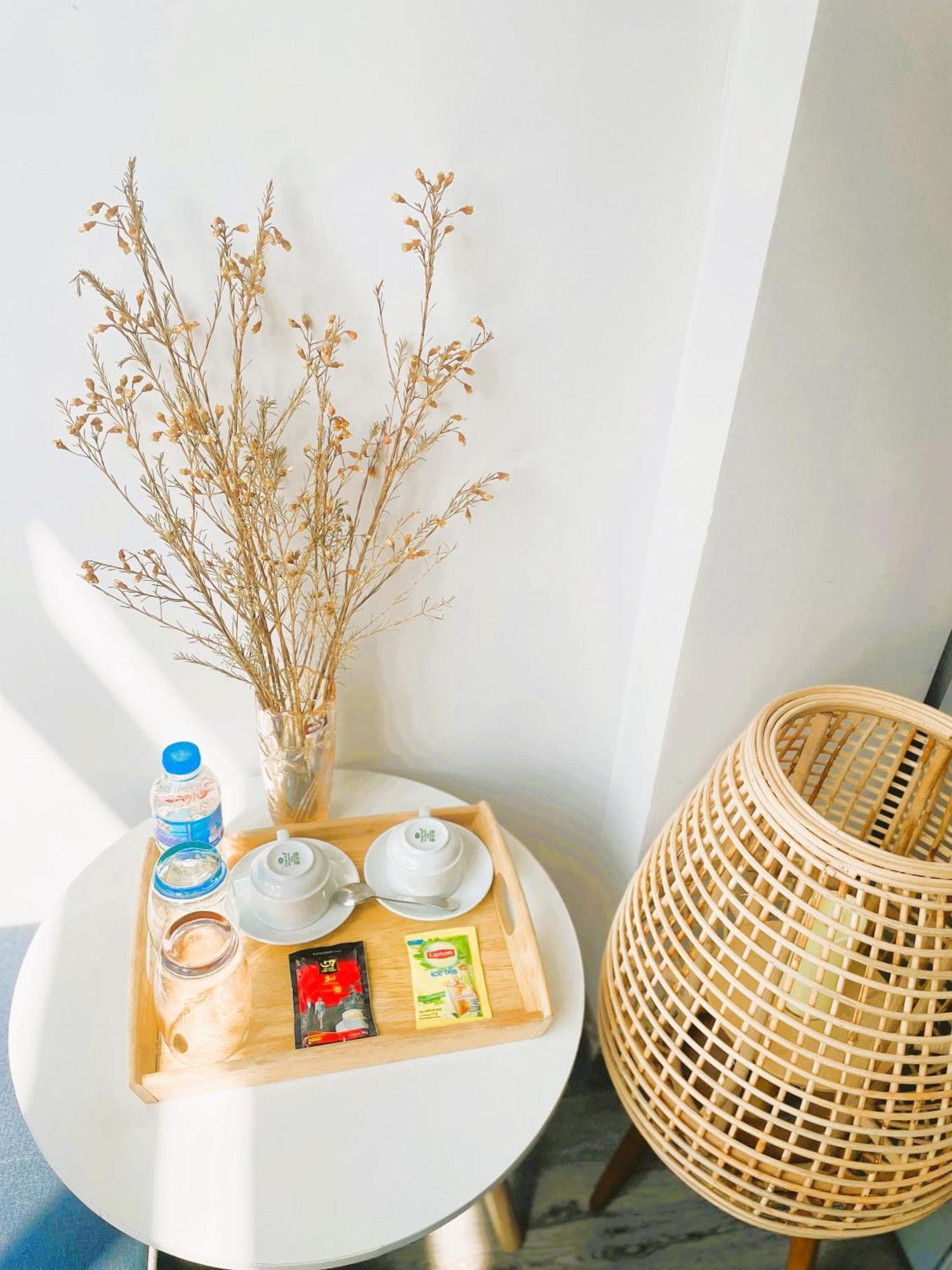 6Even Hotel - Have A Staycation In The Cafe Apartments Building ホーチミン市 エクステリア 写真