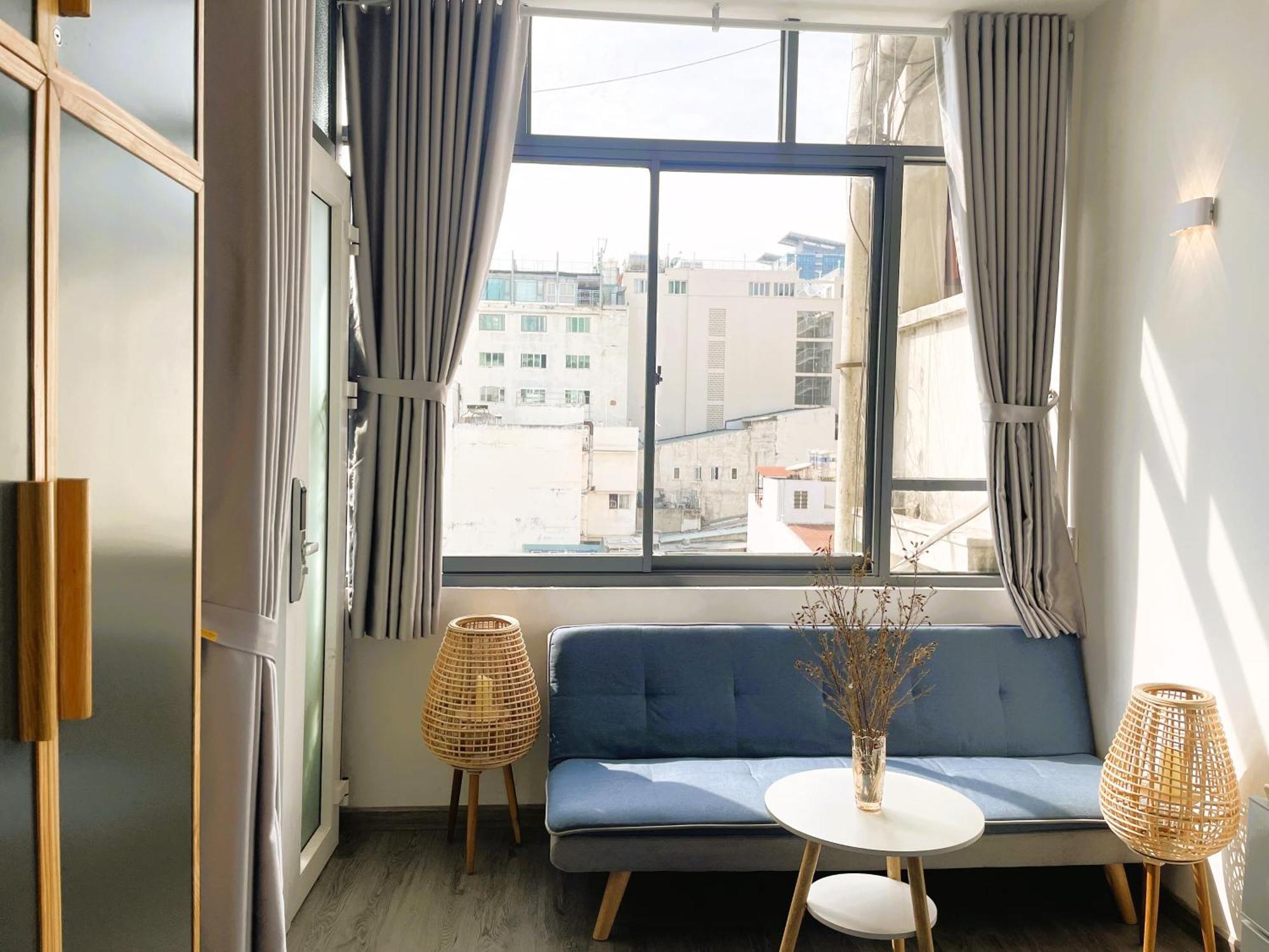 6Even Hotel - Have A Staycation In The Cafe Apartments Building ホーチミン市 エクステリア 写真
