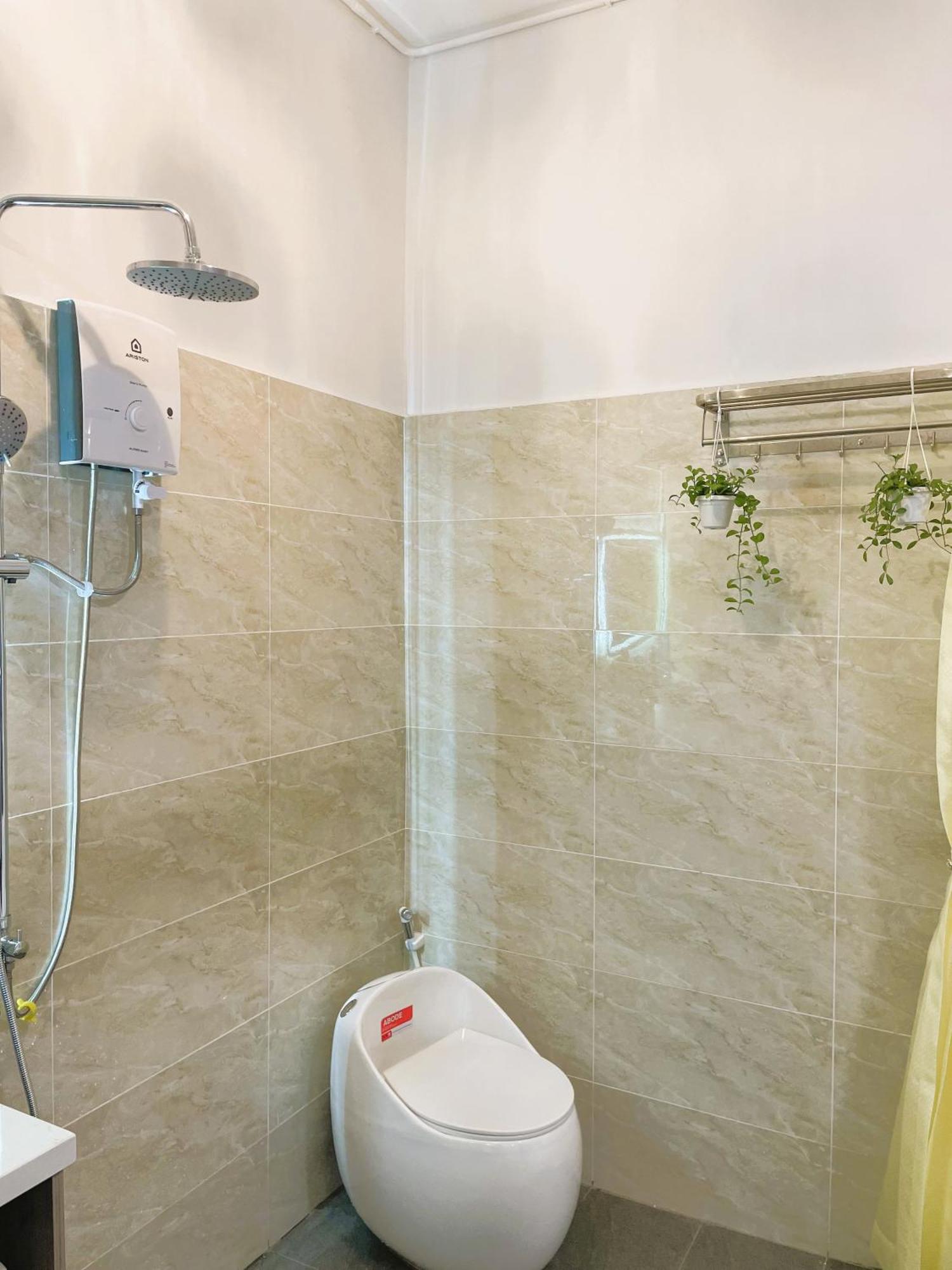 6Even Hotel - Have A Staycation In The Cafe Apartments Building ホーチミン市 エクステリア 写真