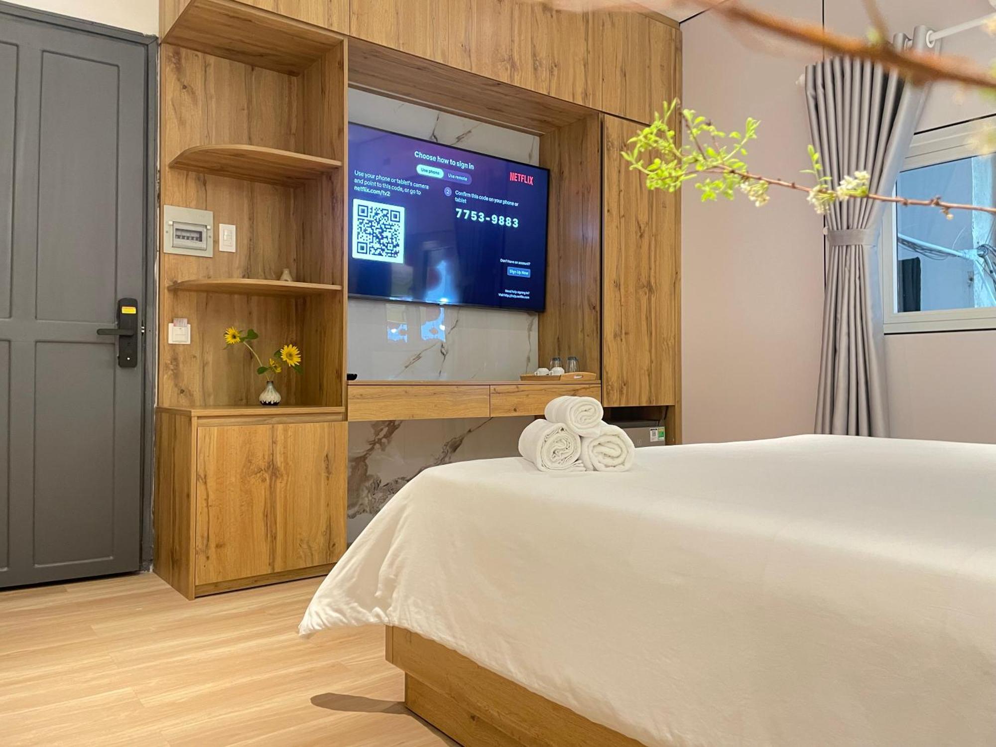 6Even Hotel - Have A Staycation In The Cafe Apartments Building ホーチミン市 エクステリア 写真