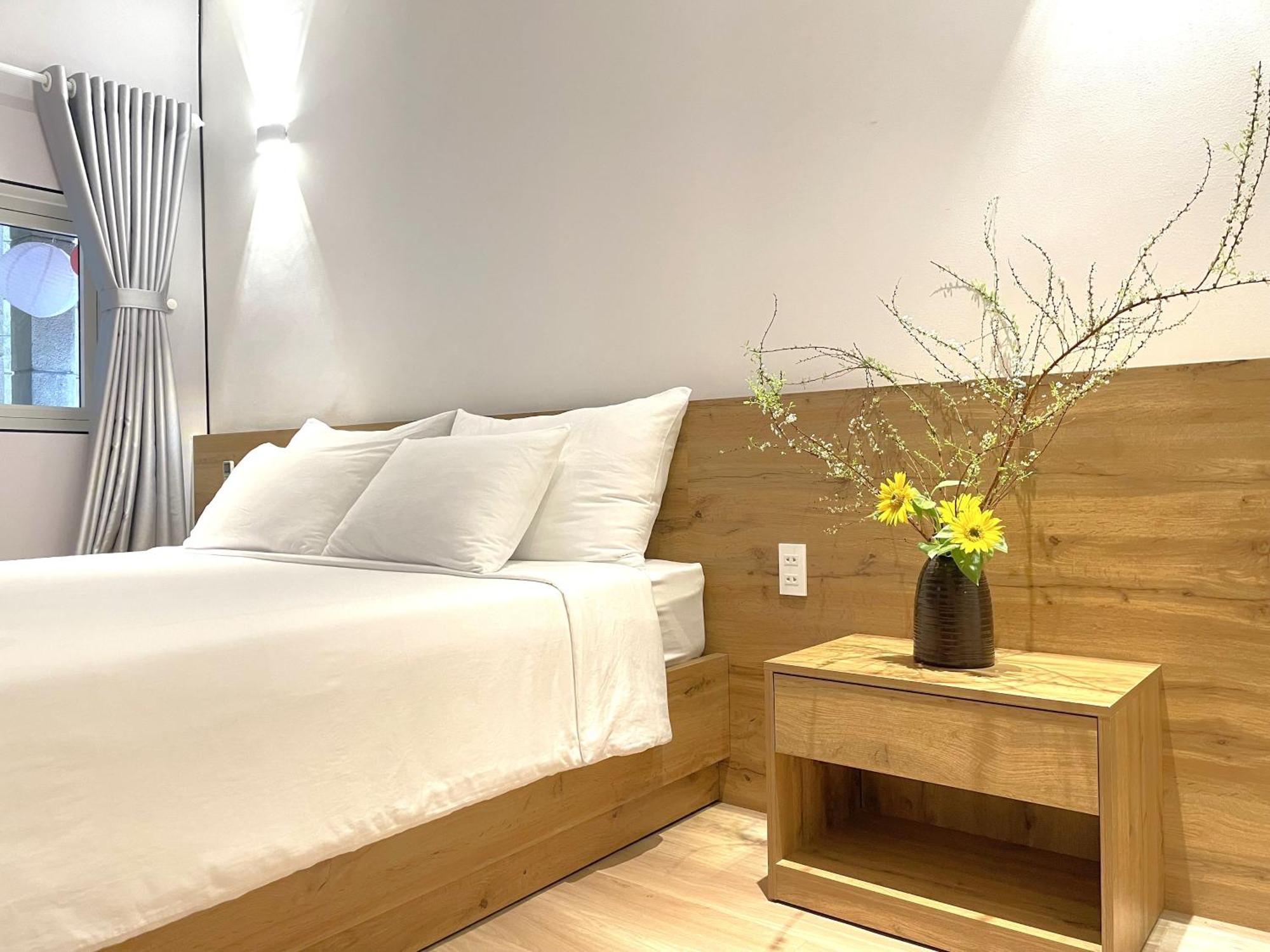 6Even Hotel - Have A Staycation In The Cafe Apartments Building ホーチミン市 エクステリア 写真