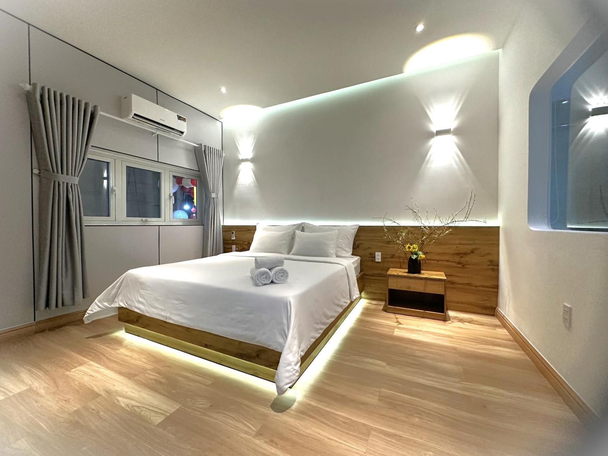 6Even Hotel - Have A Staycation In The Cafe Apartments Building ホーチミン市 エクステリア 写真